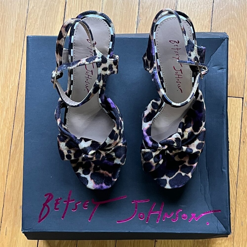 Betsey Johnson Melanni Platform Block Leopard Heel, Size 6.5 - Picture 5 of 7